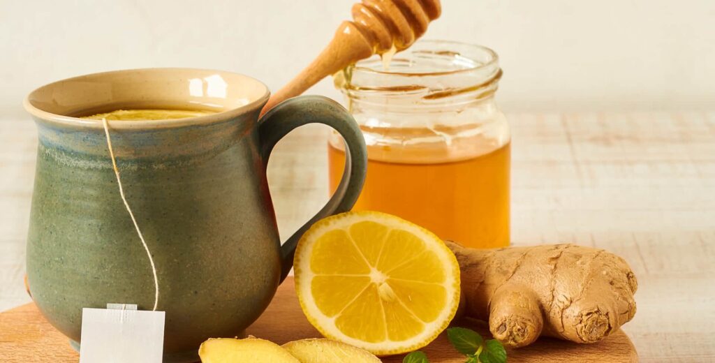Usos do mel na medicina natural, remédios caseiros para alergias, dor de garganta e resfriados.